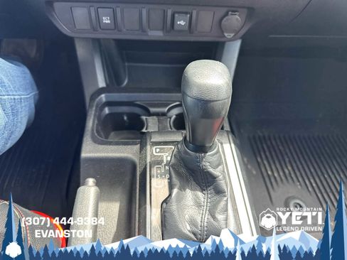 Used 2020 Toyota Tacoma SR AWD/4WD image 28