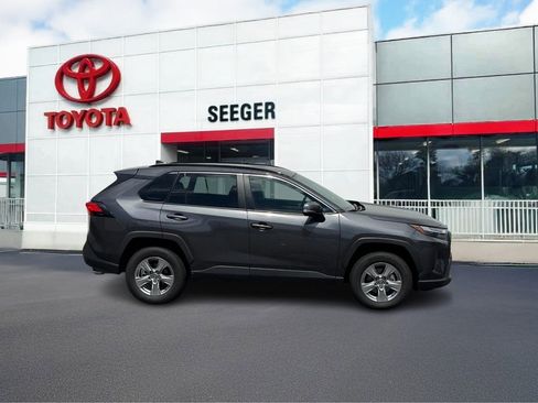 Used 2025 Toyota RAV4 XLE image 2