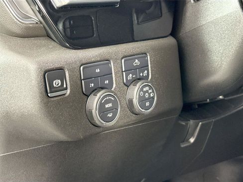 Used 2025 Chevrolet Silverado 2500 LT w/ Convenience Package AWD/4WD image 16