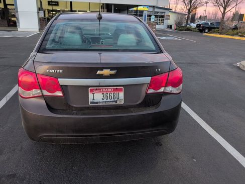 Used 2015 Chevrolet Cruze LT image 4