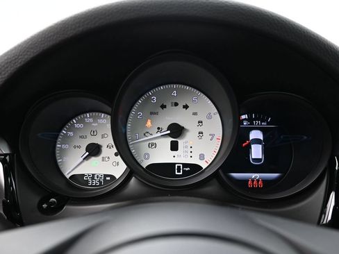 Certified 2023 Porsche Macan AWD/4WD image 7
