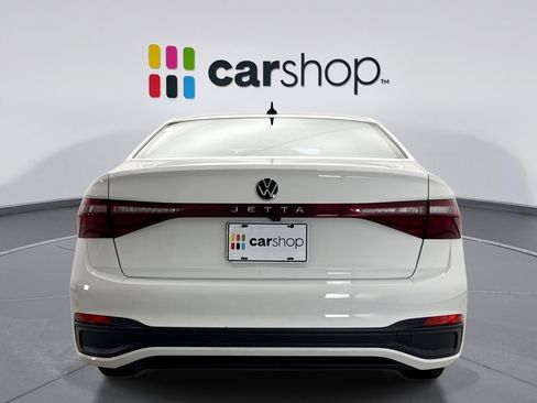 Used 2025 Volkswagen Jetta Sport image 4