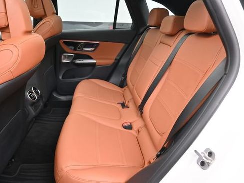 Used 2024 Mercedes-Benz GLC 300 image 10