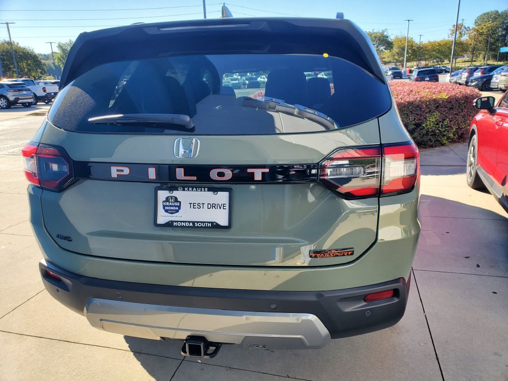 New 2026 Honda Pilot TrailSport image 6