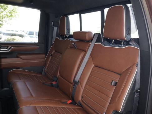 Used 2024 GMC Sierra 3500 Denali Ultimate AWD/4WD image 39