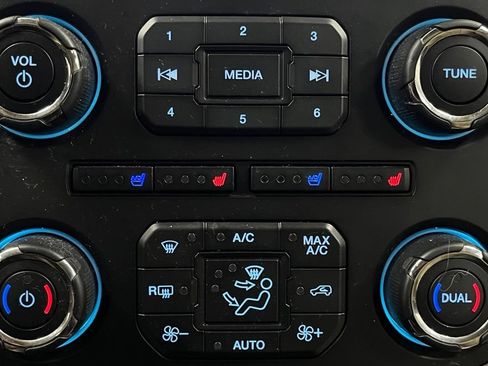 Used 2017 Ford Expedition EL XLT w/ Equipment Group 202A AWD/4WD image 34