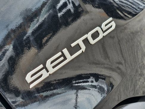 New 2026 Kia Seltos EX image 8