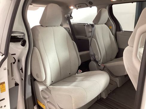 Used 2013 Toyota Sienna LE FWD image 25