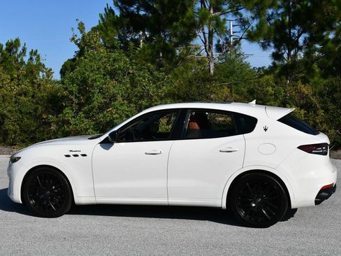 Used 2022 Maserati Levante Modena AWD/4WD image 4