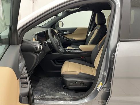 New 2025 Chevrolet Equinox ACTIV w/ Safety and Technology Package image 8