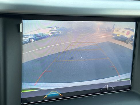 Used 2018 GMC Acadia SLE image 17