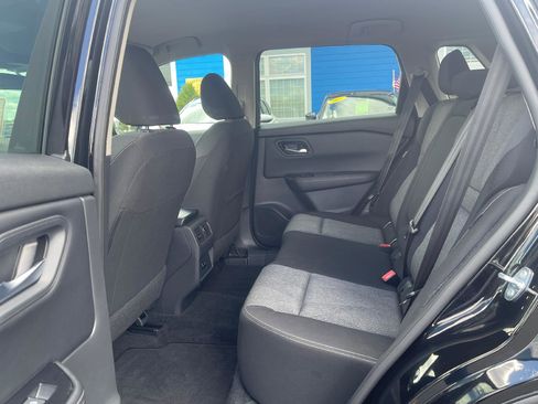 Used 2025 Nissan Rogue SV AWD/4WD image 5