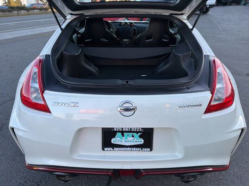 Used 2017 Nissan 370Z NISMO image 6