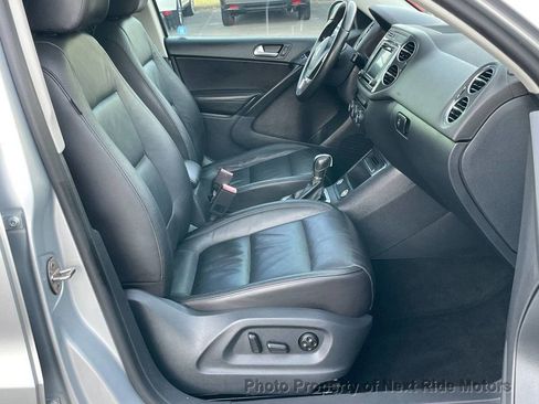 Used 2017 Volkswagen Tiguan Sport FWD image 10