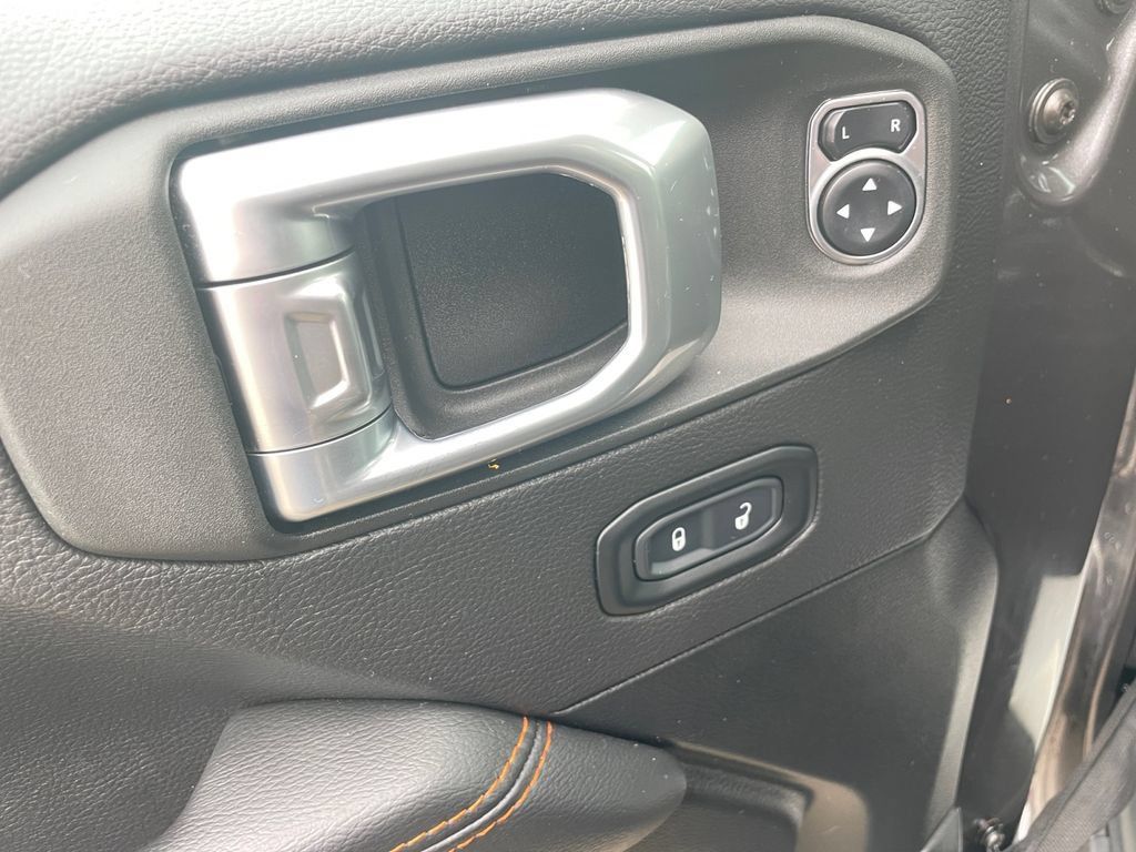 Used 2022 Jeep Gladiator Mojave w/ Cold Weather Group AWD/4WD image 22
