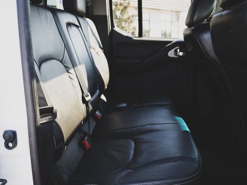 Used 2015 Nissan Frontier PRO-4X w/ Pro-4x Luxury Package image 28