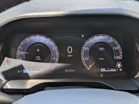 Used 2025 Jeep Grand Cherokee Altitude AWD/4WD image 13