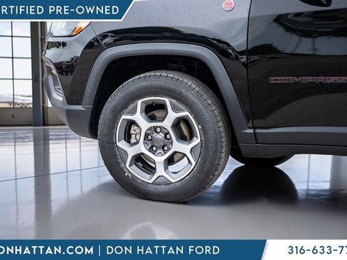 Used 2022 Jeep Compass Trailhawk w/ Trailhawk Convenience Group AWD/4WD image 41