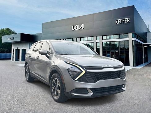 Used 2023 Kia Sportage LX image 2