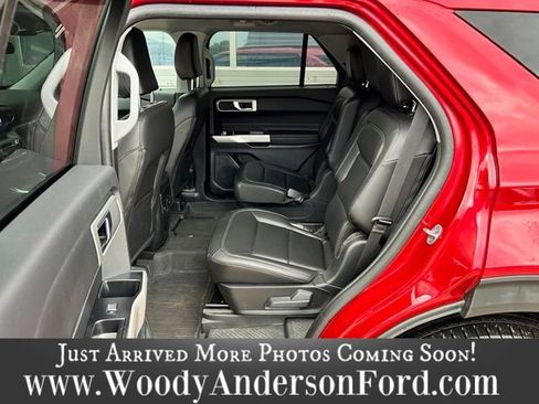 Used 2024 Ford Explorer XLT w/ Equipment Group 202A AWD/4WD image 17