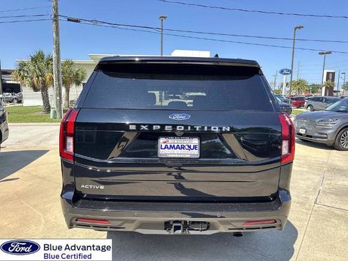 Certified 2025 Ford Expedition Active RWD image 9