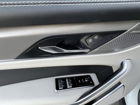 Used 2025 Jaguar F-PACE R-Dynamic S image 15