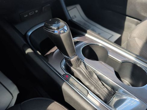 Used 2019 Chevrolet Malibu LT FWD image 16