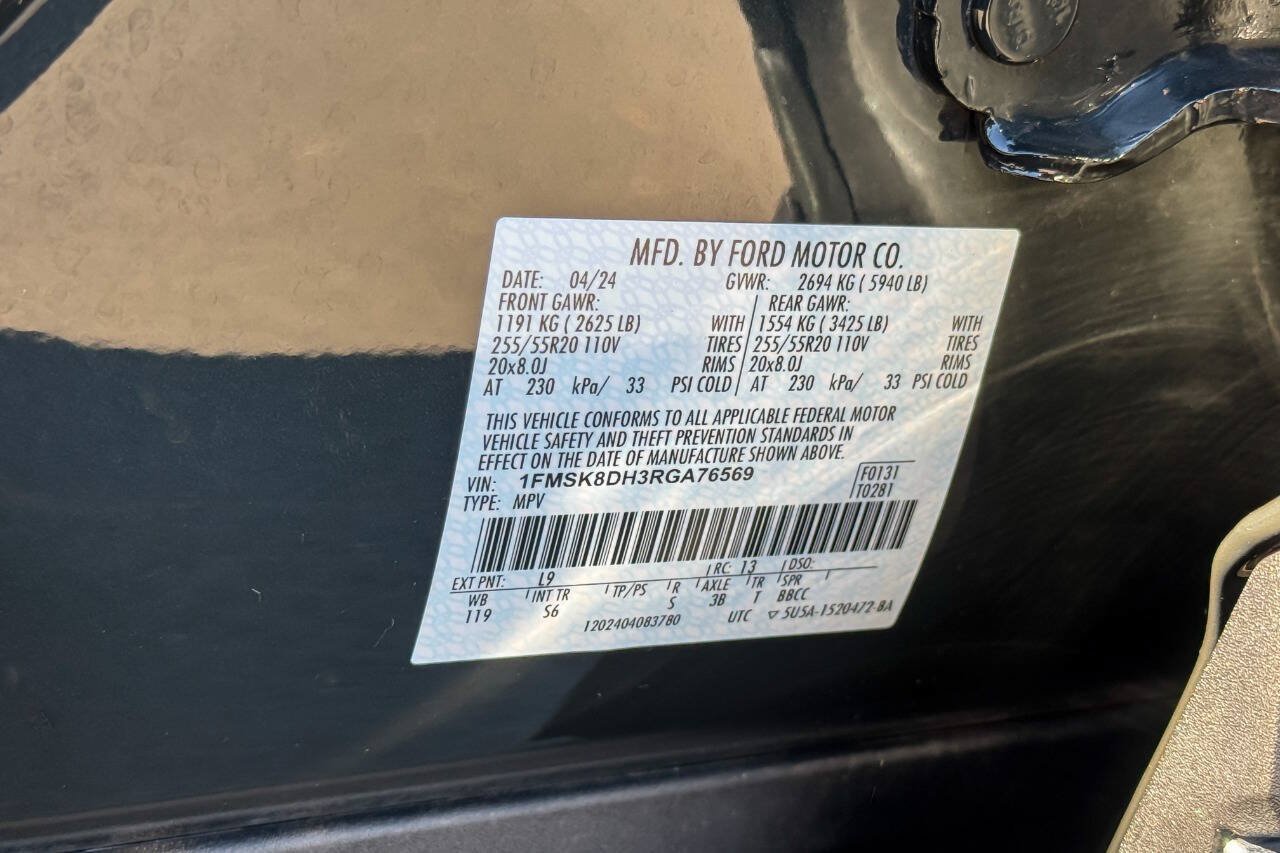 Used 2024 Ford Explorer XLT w/ Equipment Group 202A AWD/4WD image 22