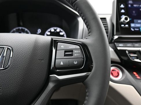 Certified 2025 Honda Odyssey EX-L image 49