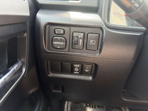 Used 2024 Toyota 4Runner SR5 AWD/4WD image 29