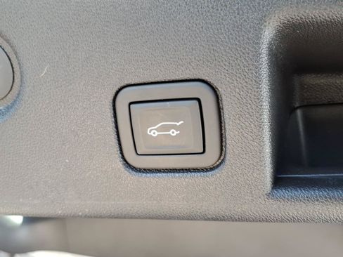 Used 2024 Chevrolet Equinox LT FWD image 14