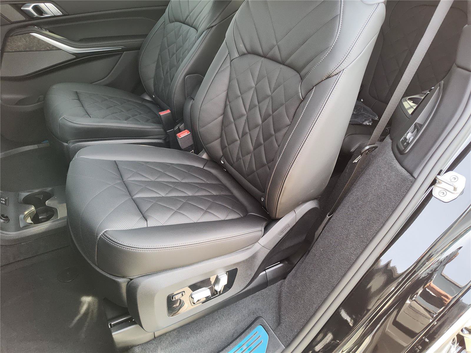 Used 2026 BMW X7 xDrive40i AWD/4WD image 15