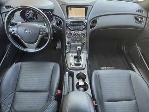 Used 2014 Hyundai Genesis 3.8 RWD image 4
