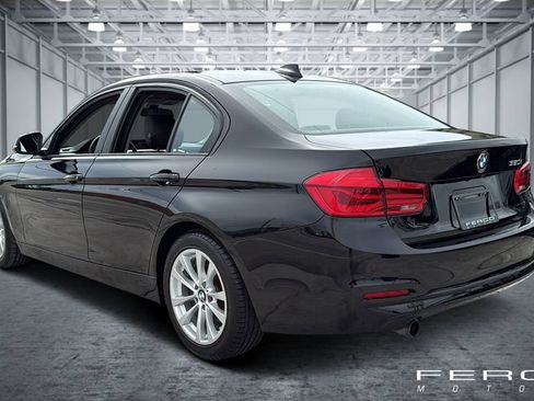 Used 2017 BMW 320i Sedan RWD image 3