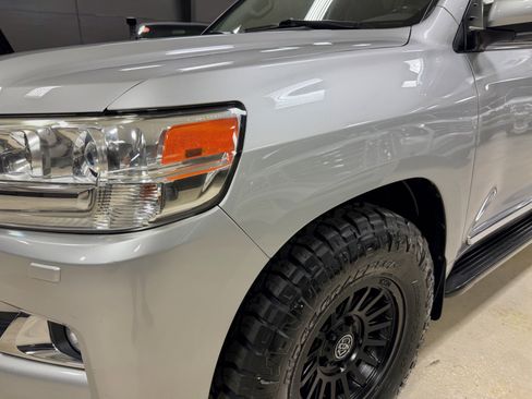 Used 2016 Toyota Land Cruiser image 14