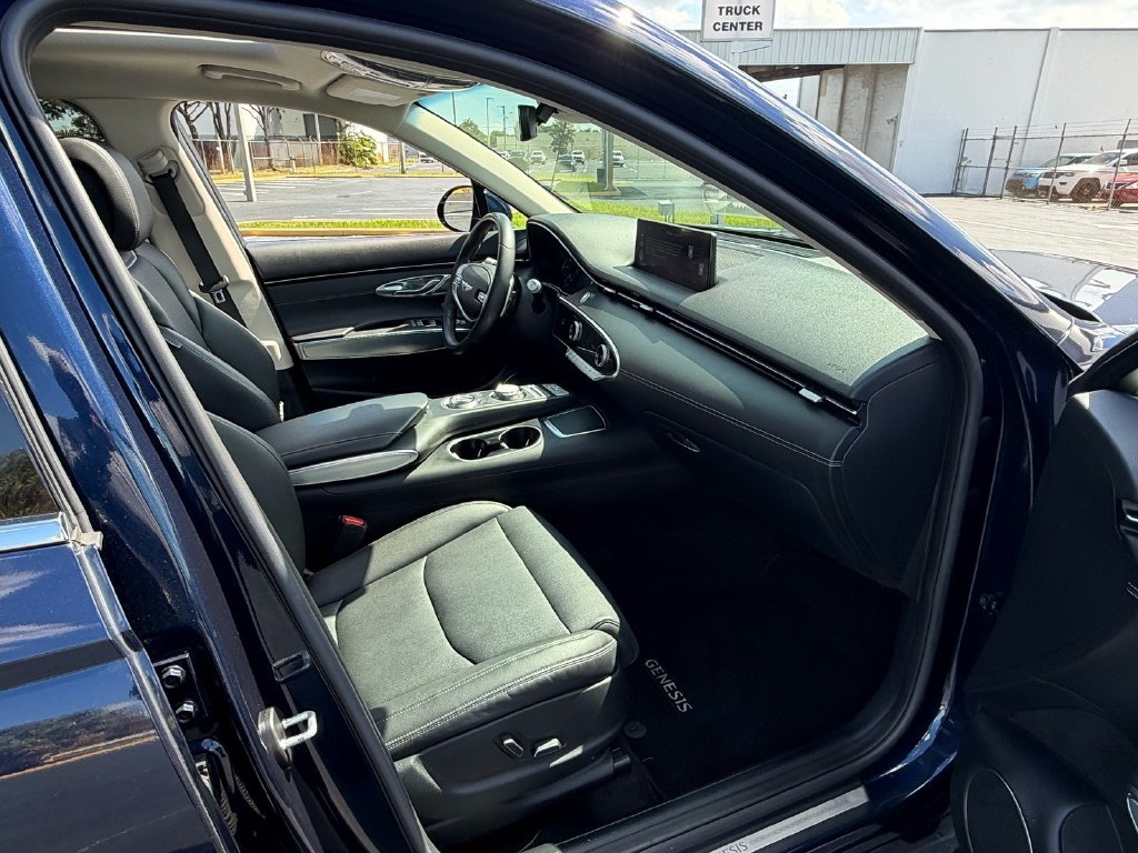 Used 2022 Genesis GV70 2.5T w/ Select Package AWD/4WD image 17