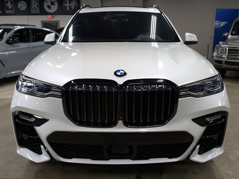 Used 2022 BMW X7 M50i AWD/4WD image 8