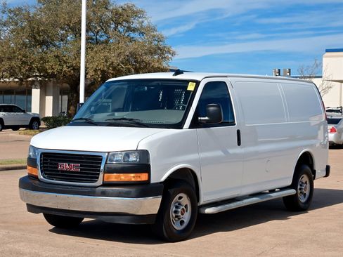 Used 2024 GMC Savana 2500 w/ Driver Convenience Package image 7