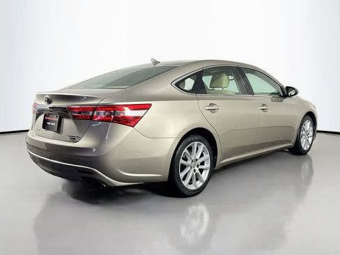 Used 2013 Toyota Avalon Limited image 5