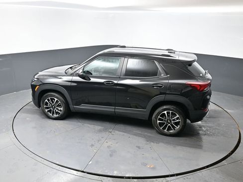 Used 2025 Chevrolet TrailBlazer LT w/ Driver Confidence Package image 44