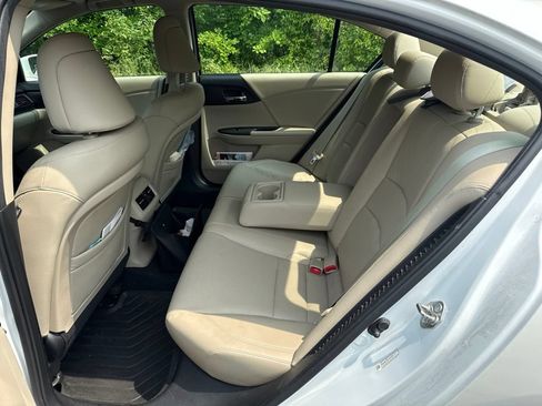 Used 2014 Honda Accord Touring image 13