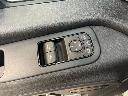 Used 2024 Mercedes-Benz Sprinter 2500 image 14