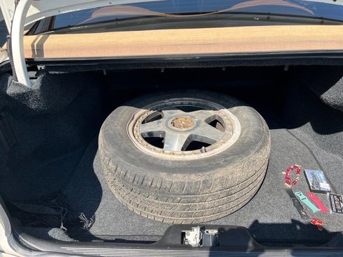 Used 1994 Cadillac Seville SLS image 27