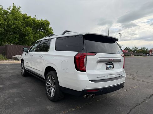 Used 2021 GMC Yukon XL Denali w/ Denali Premium Package AWD/4WD image 5