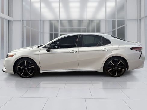 Used 2018 Toyota Camry XSE w/ Driver Assist Package image 3