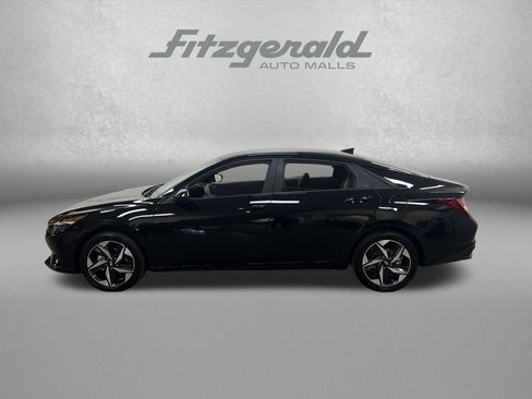 Used 2023 Hyundai Elantra SEL w/ Convenience Package FWD image 2