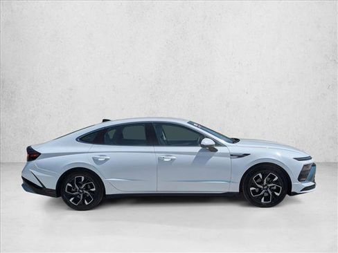 Used 2024 Hyundai Sonata SEL FWD image 4