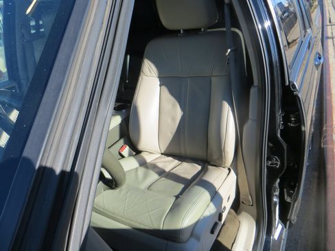 Used 2017 Lincoln Navigator L Select image 21