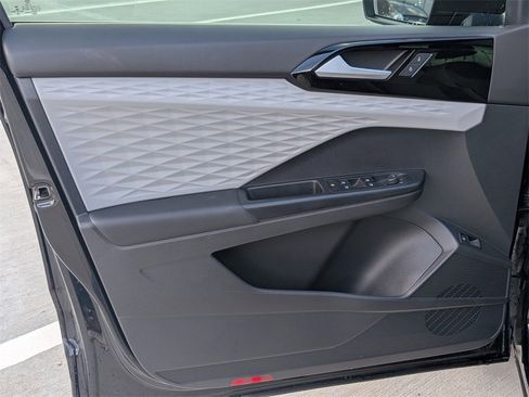 Used 2022 Volkswagen Taos S image 10