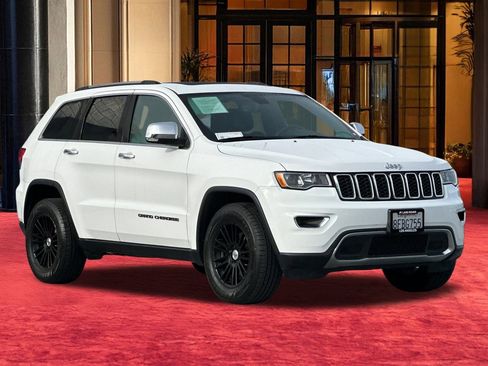 Used 2018 Jeep Grand Cherokee Limited image 8